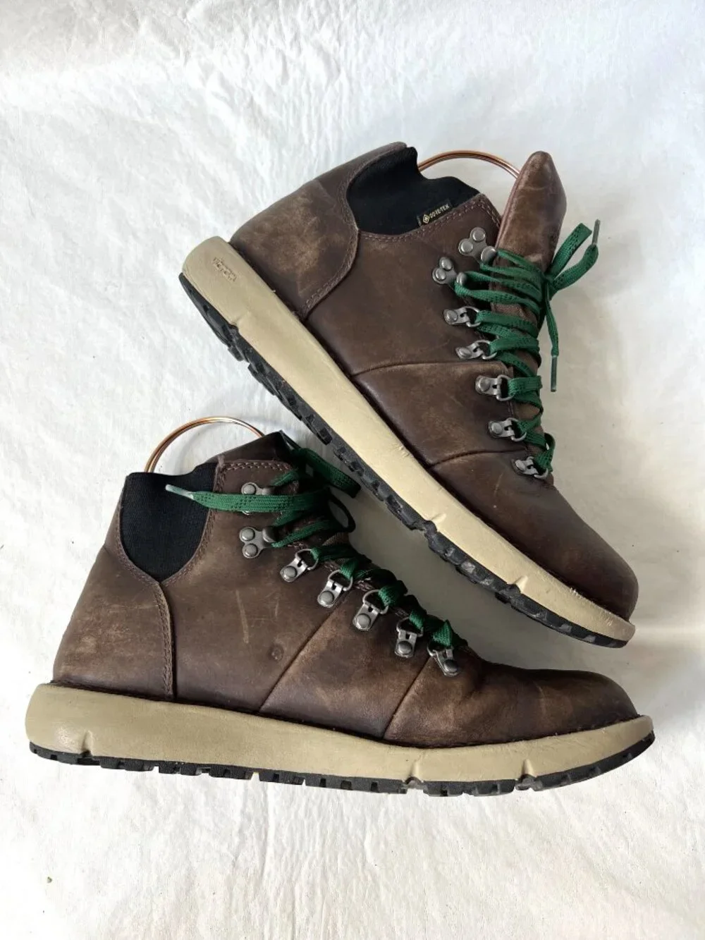 Danner boots Vertigo 917 Java Brown leather mens 9.5 lace up Vibram soles green